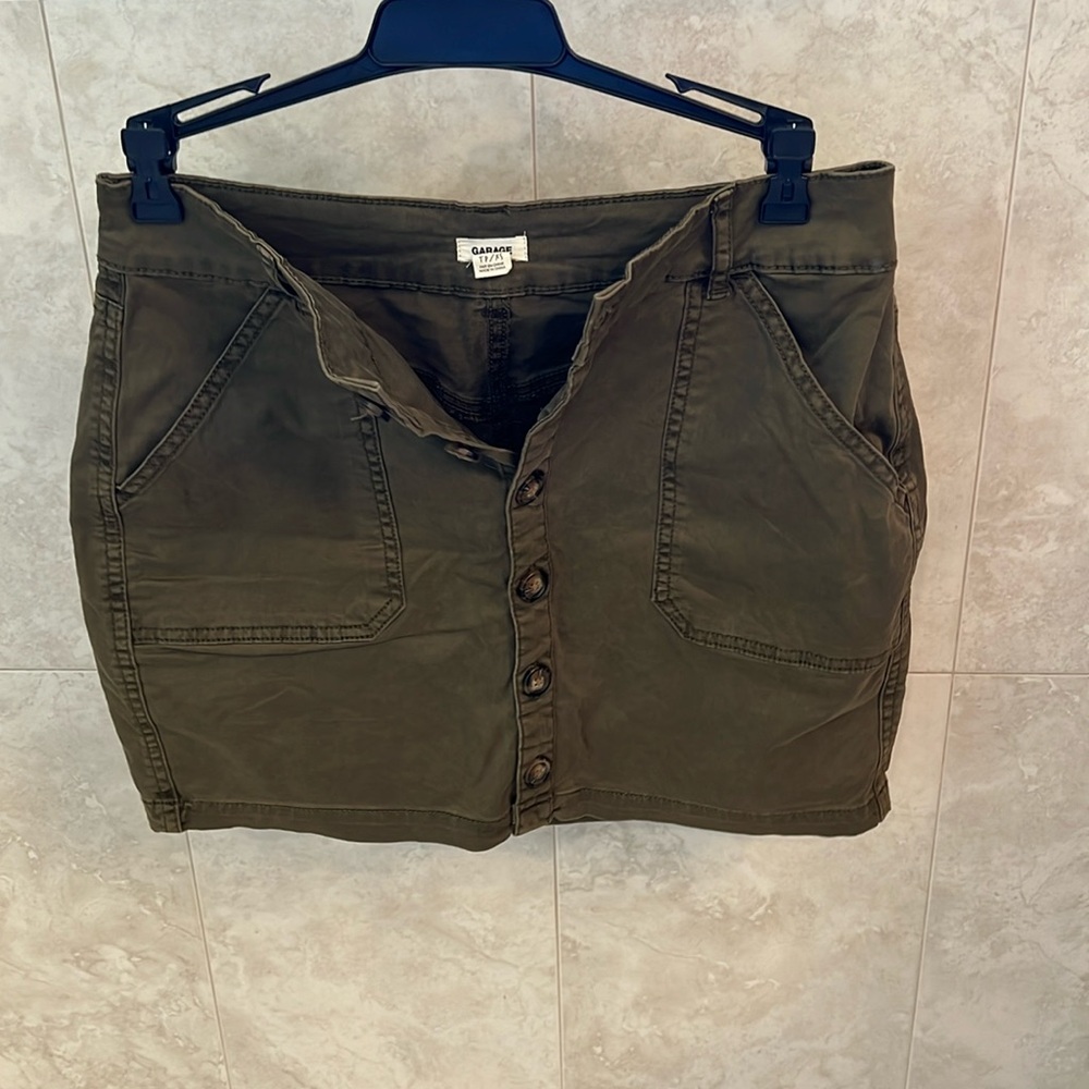 Garage skirt